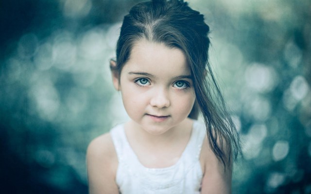 lovely-girl-child-look-bokeh-hd-wallpaper
